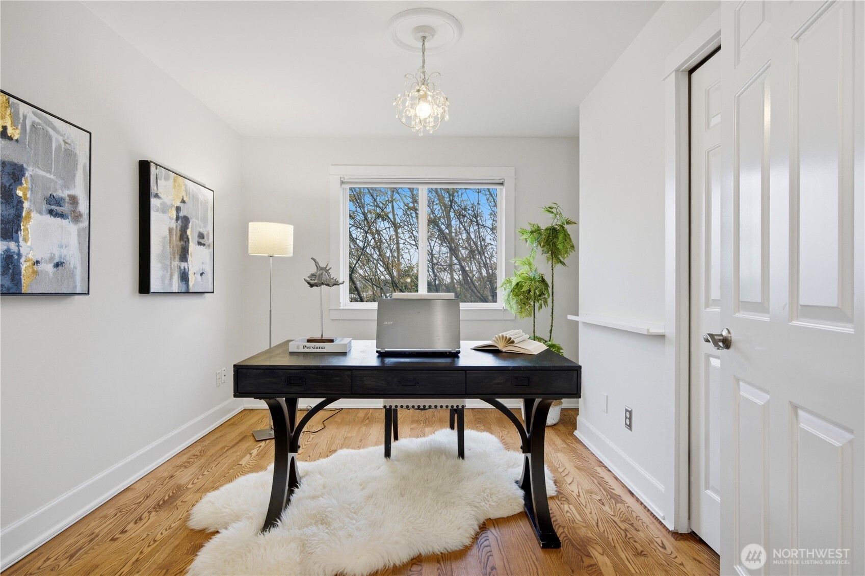 3813 23rd Avenue W, Seattle, WA 98199
