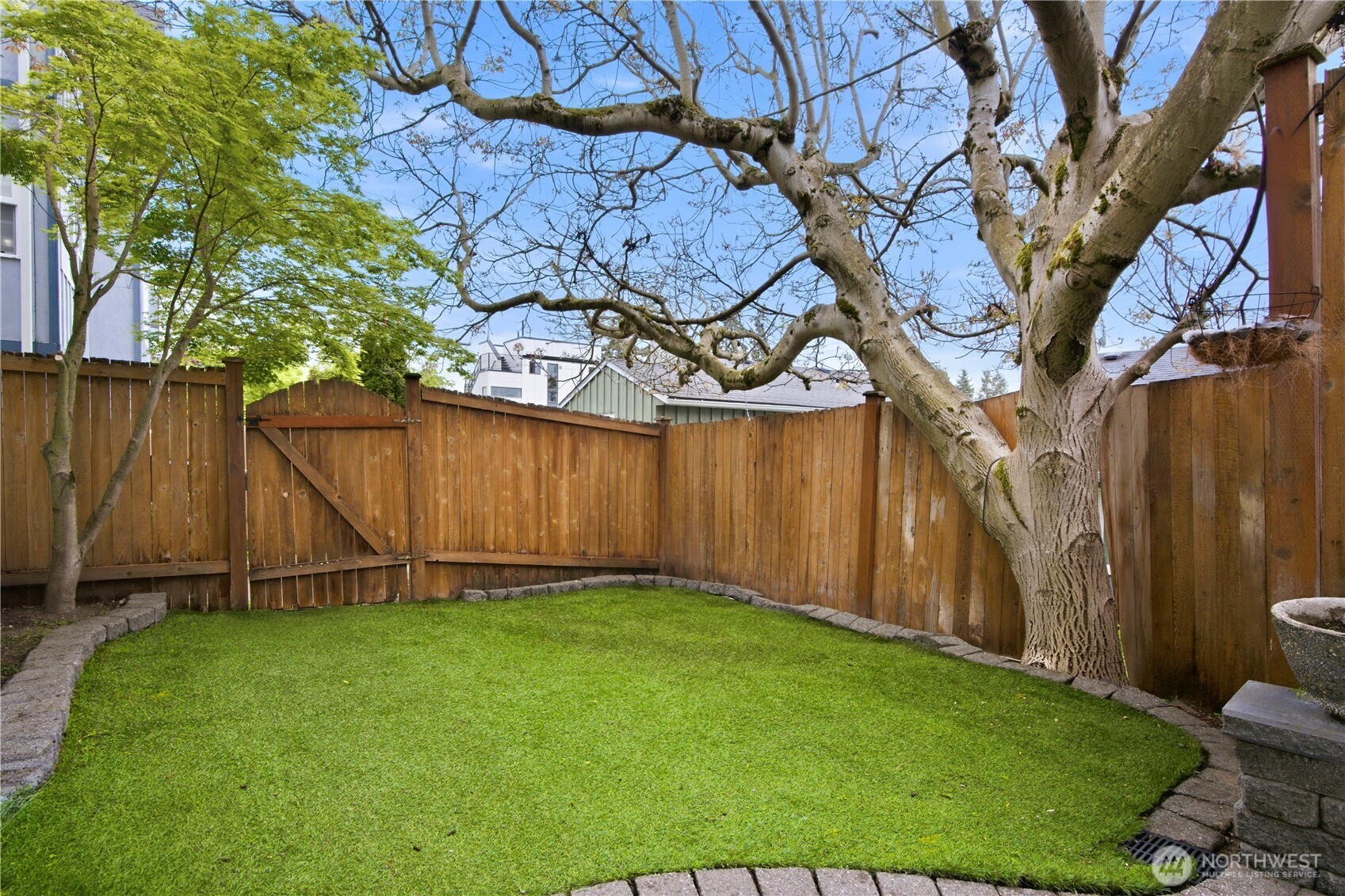 3813 23rd Avenue W, Seattle, WA 98199