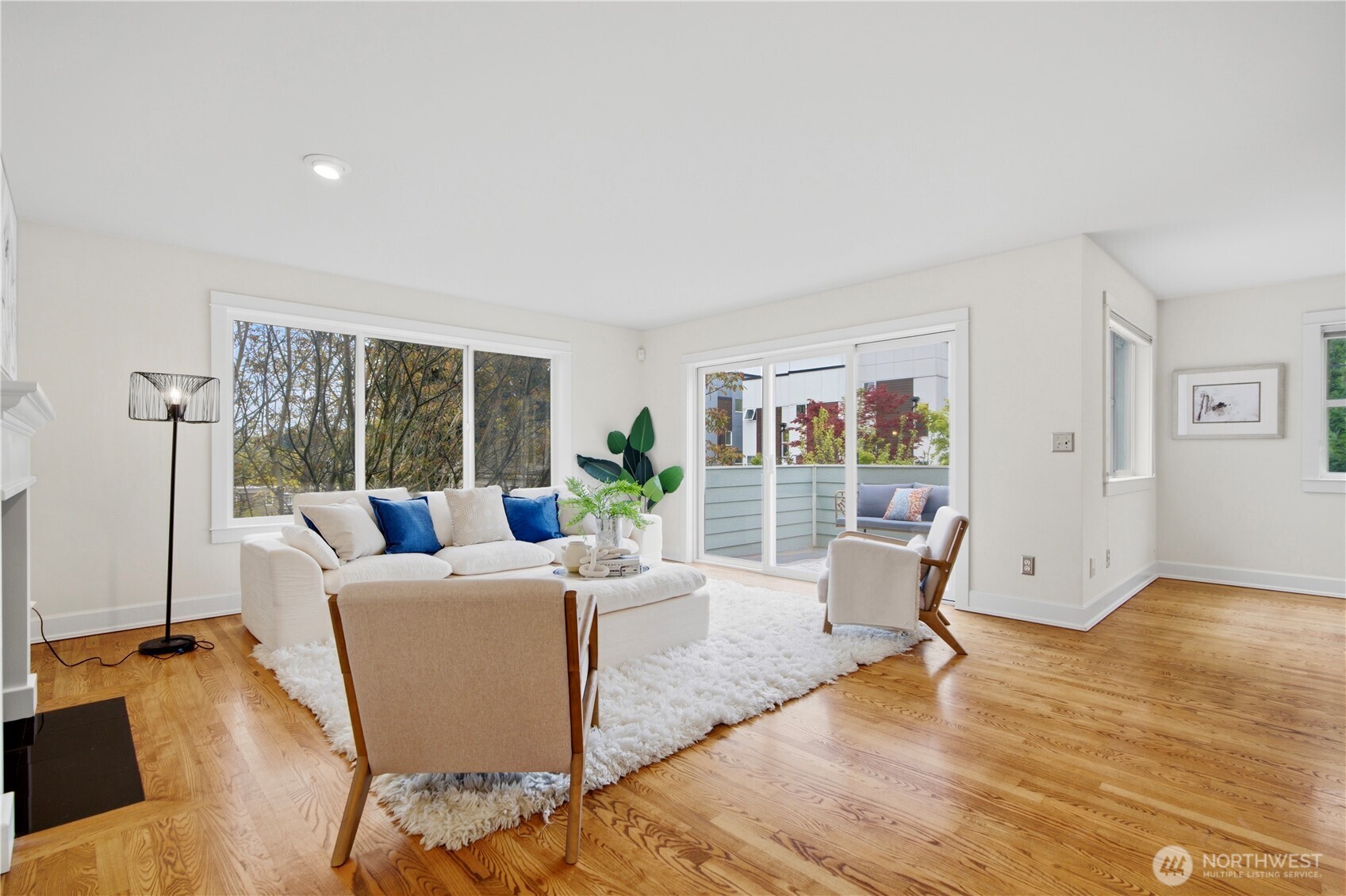 3813 23rd Avenue W, Seattle, WA 98199