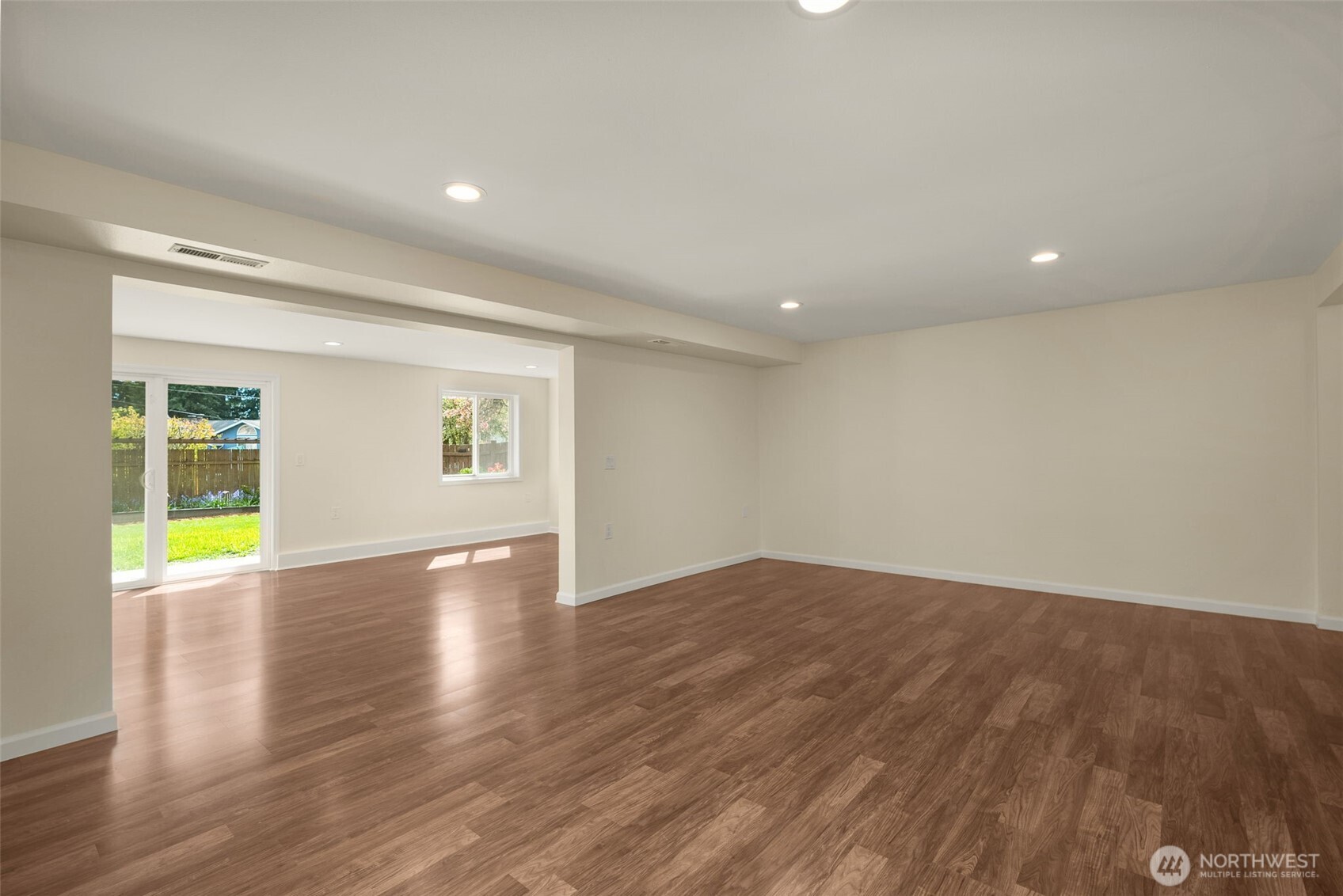 16204 Main Street , Bellevue, WA 98008