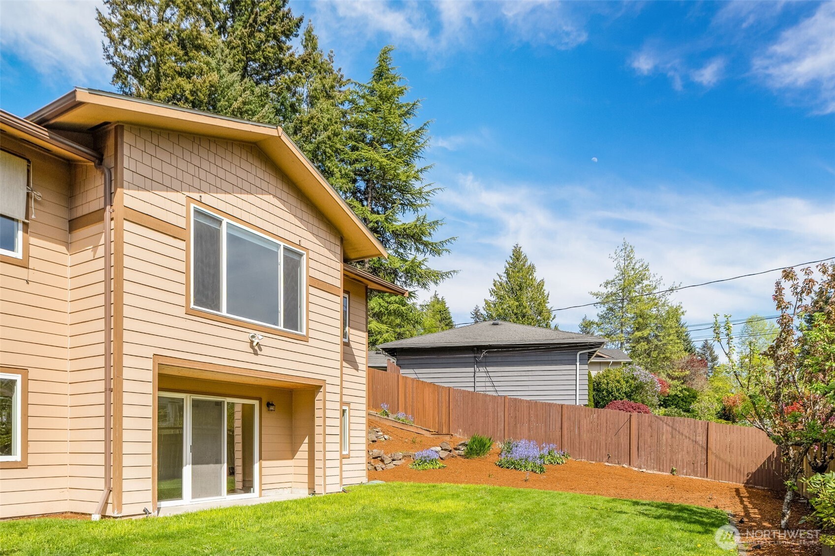 16204 Main Street , Bellevue, WA 98008