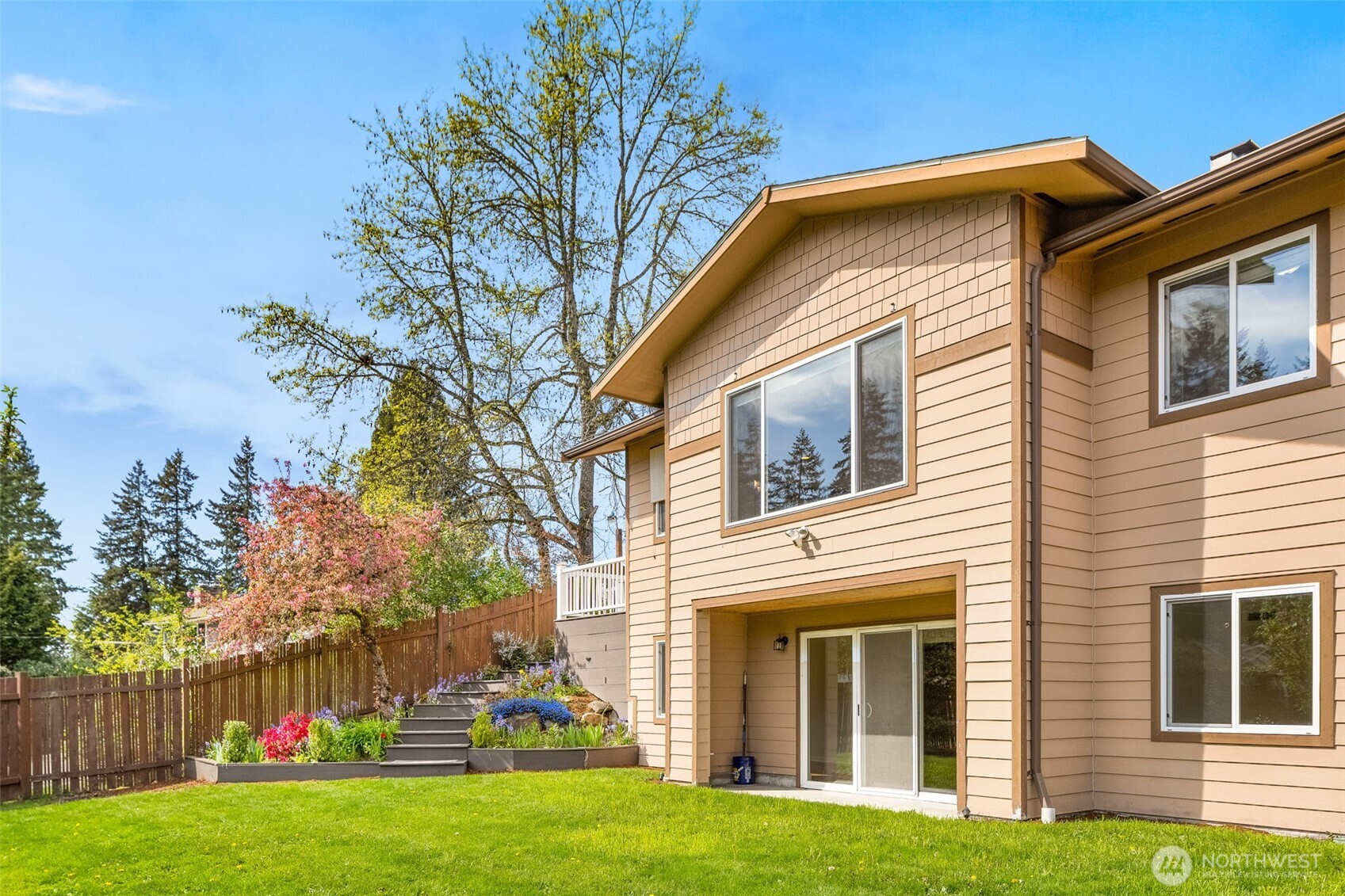 16204 Main Street , Bellevue, WA 98008
