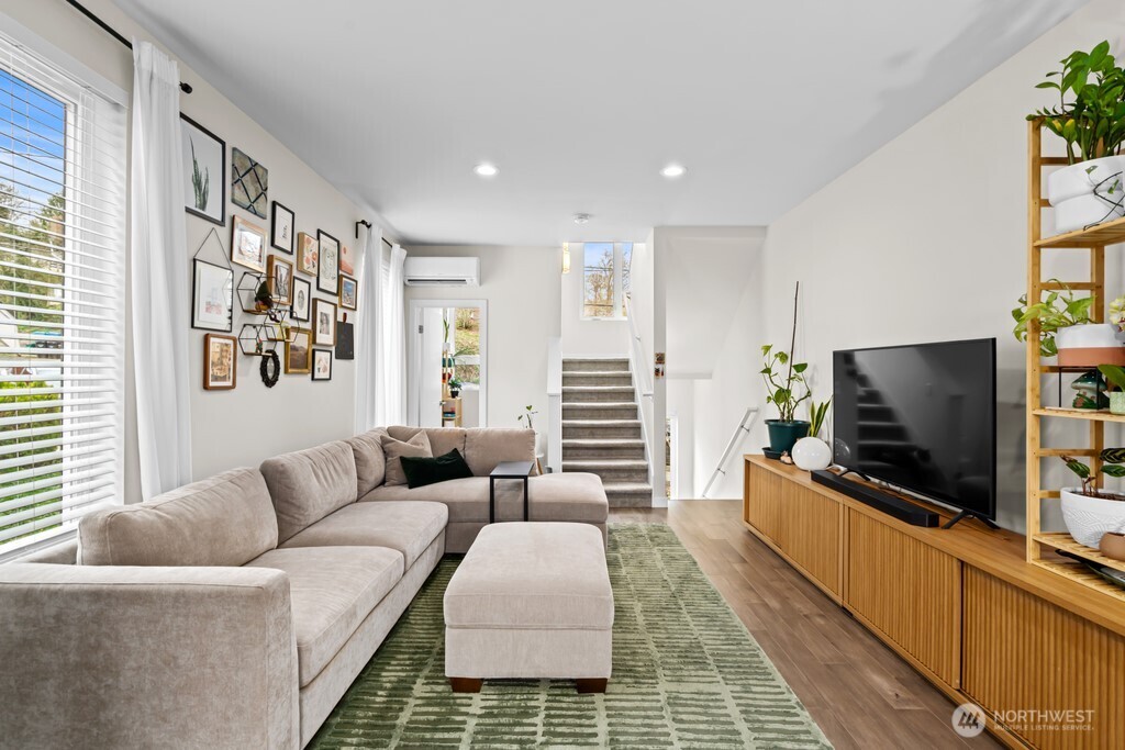 9266 50th Avenue S #C, Seattle, WA 98118