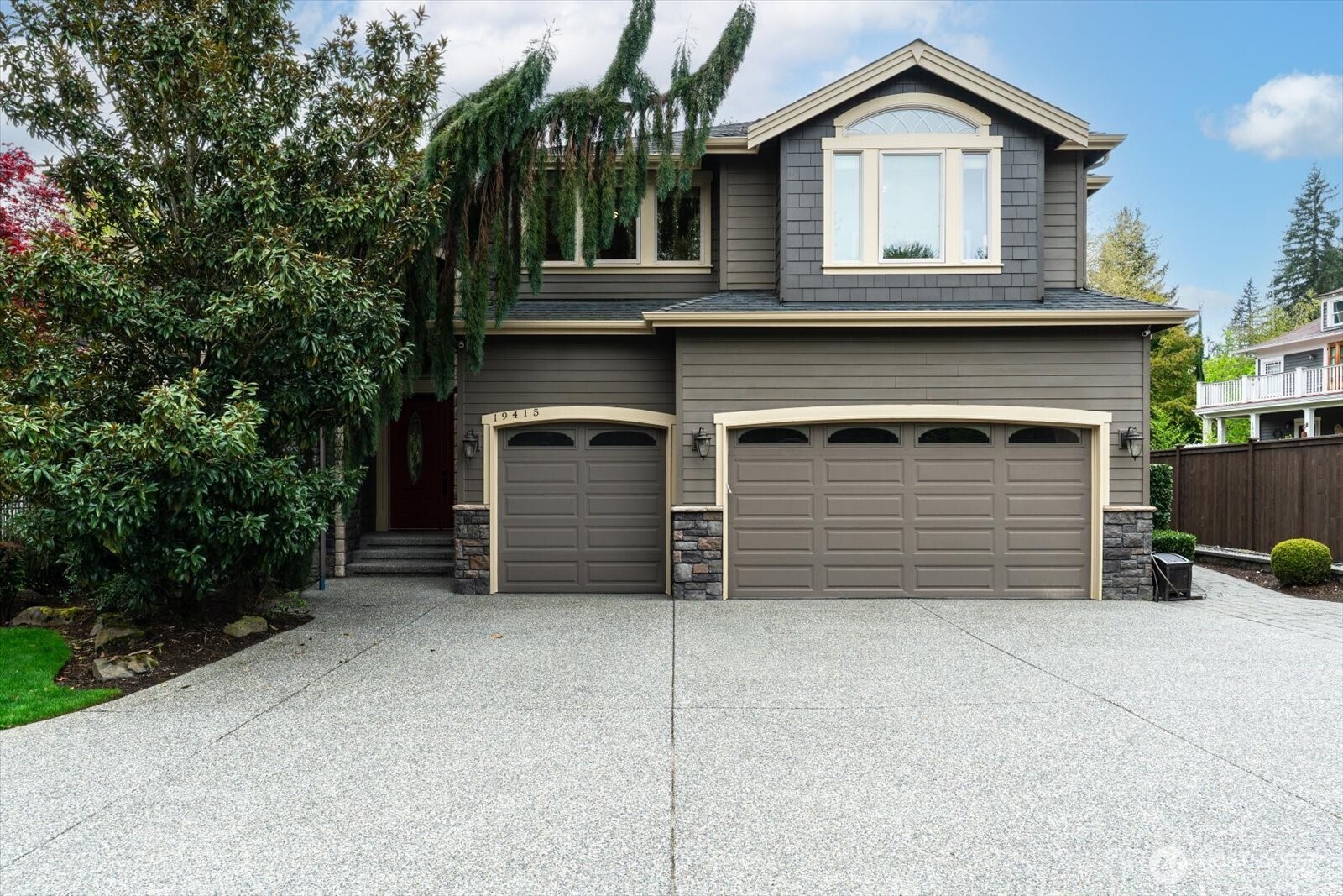 19415 100th Avenue NE, Bothell, WA 98011