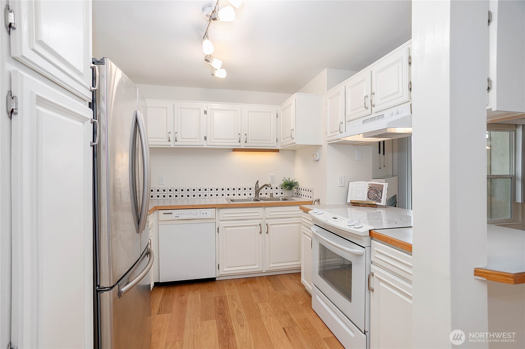 1014 11th Street #103, Bellingham, WA 98225