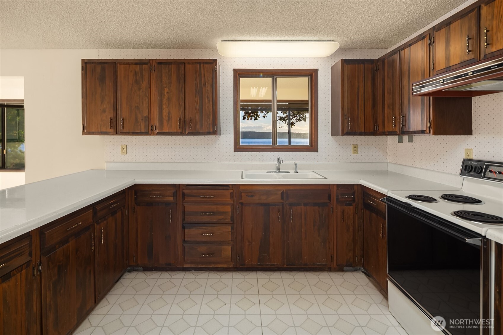 1156 S West Camano Drive , Camano Island, WA 98282