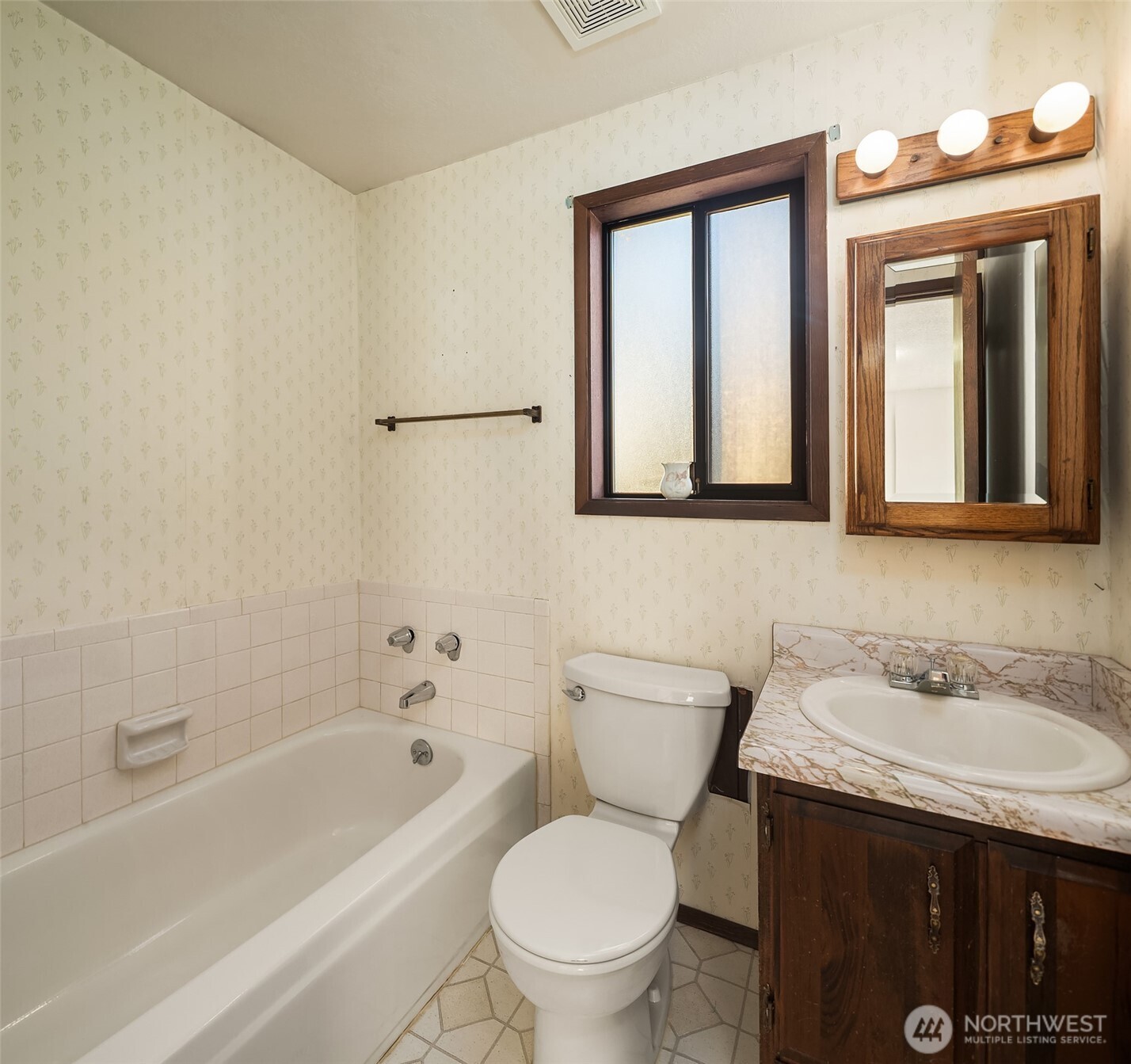 1156 S West Camano Drive , Camano Island, WA 98282