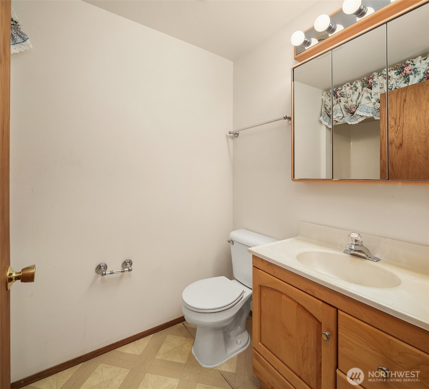 1156 S West Camano Drive , Camano Island, WA 98282