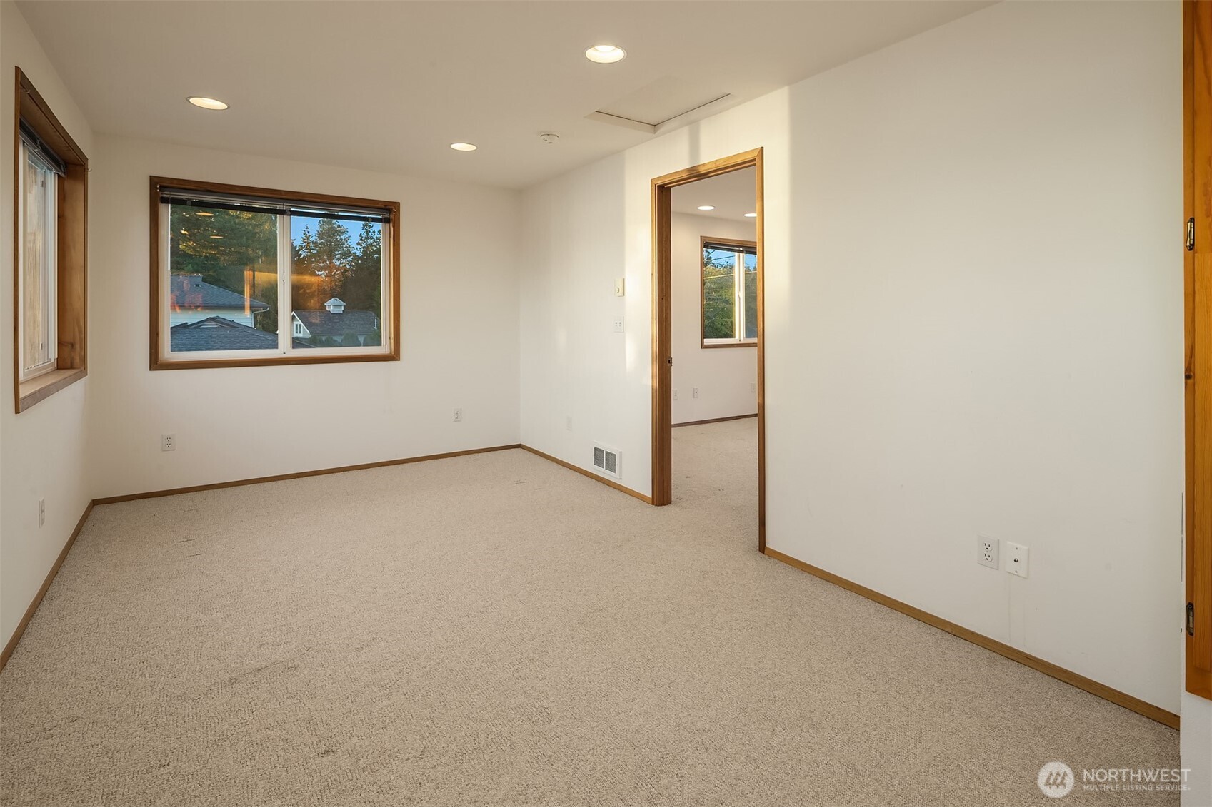 1156 S West Camano Drive , Camano Island, WA 98282