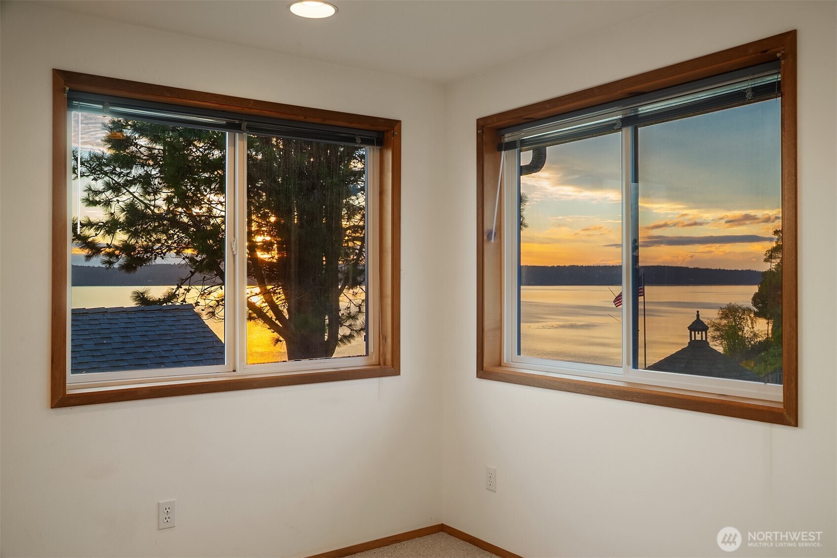1156 S West Camano Drive , Camano Island, WA 98282