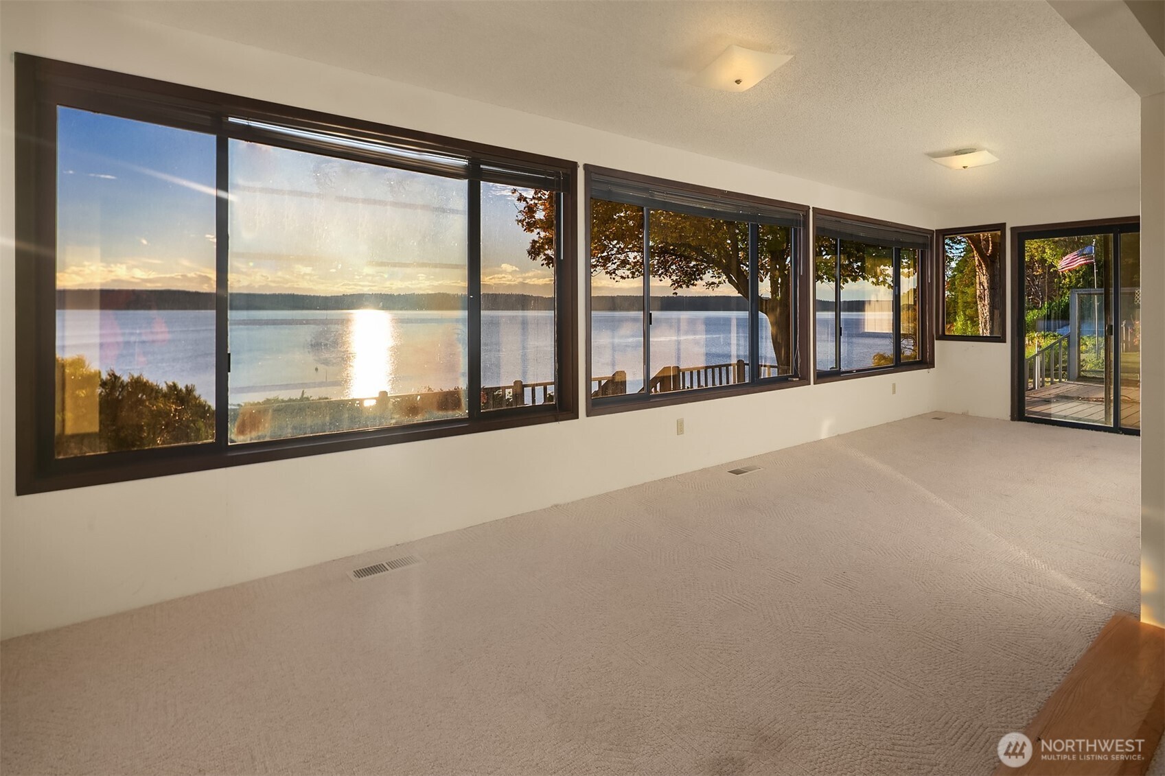 1156 S West Camano Drive , Camano Island, WA 98282