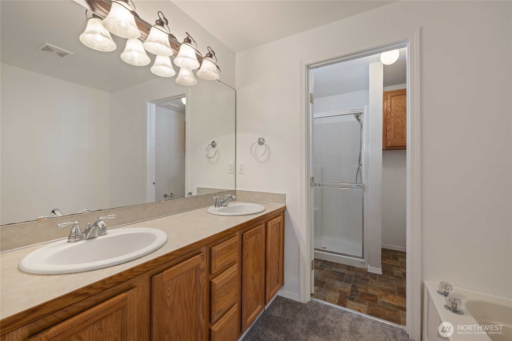 1214 S Cheyenne Court , Tacoma, WA 98405