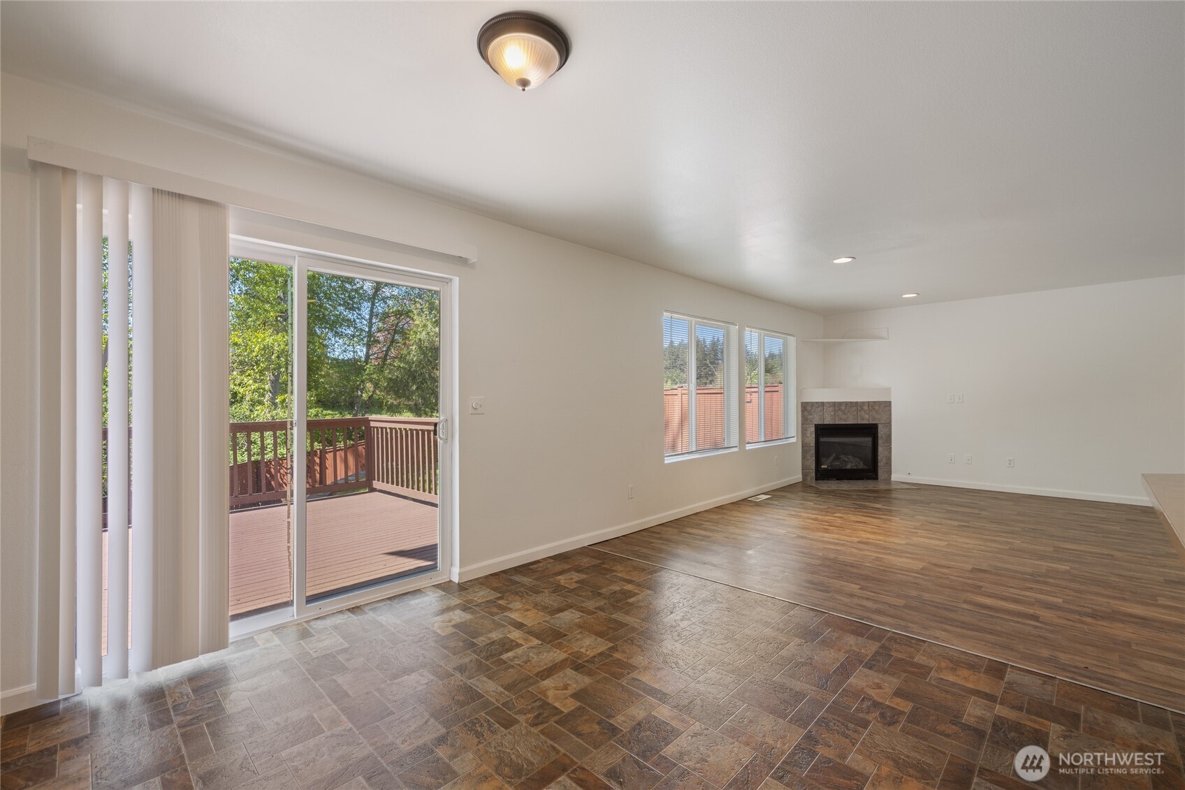 1214 S Cheyenne Court , Tacoma, WA 98405