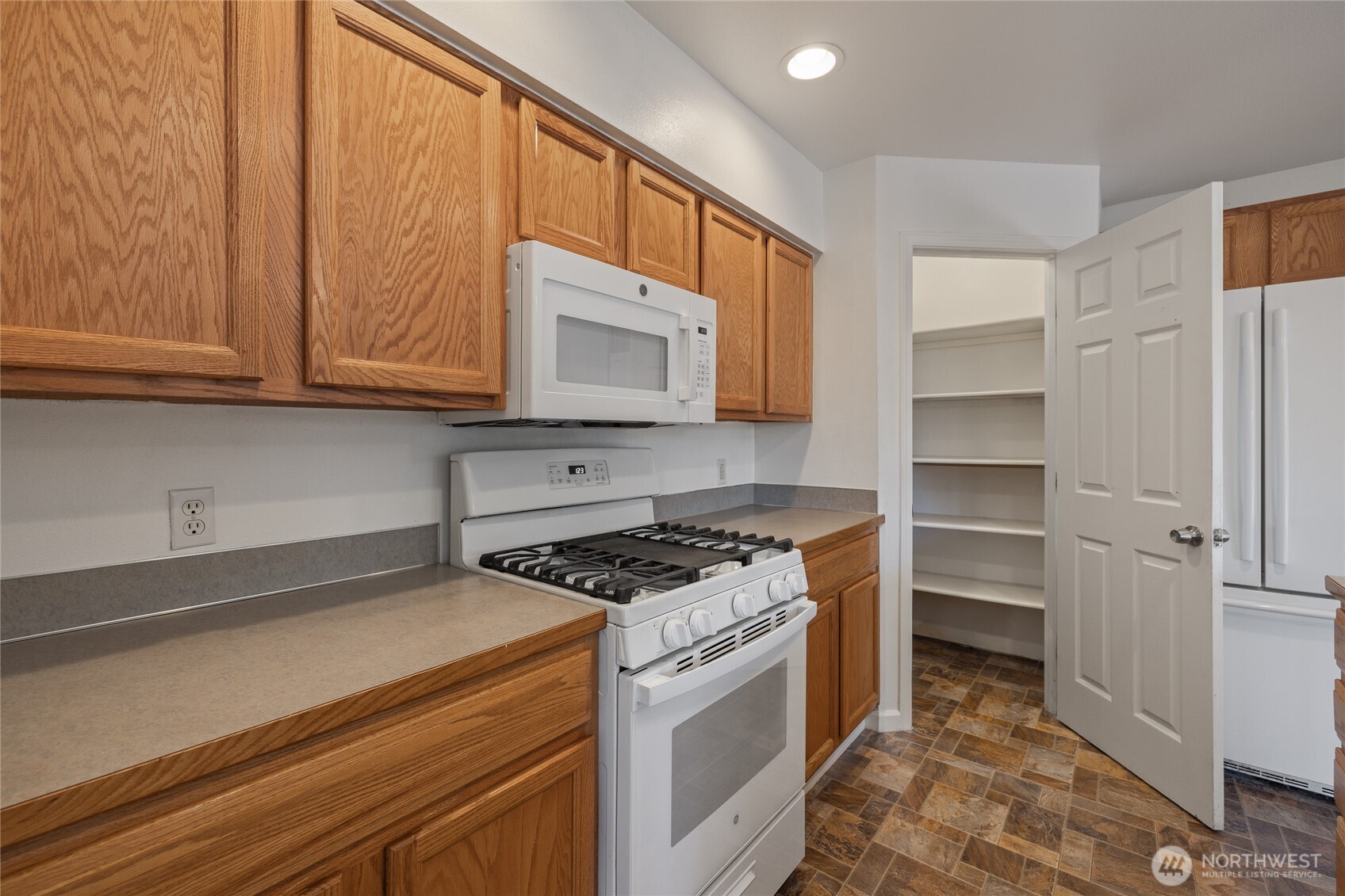1214 S Cheyenne Court , Tacoma, WA 98405