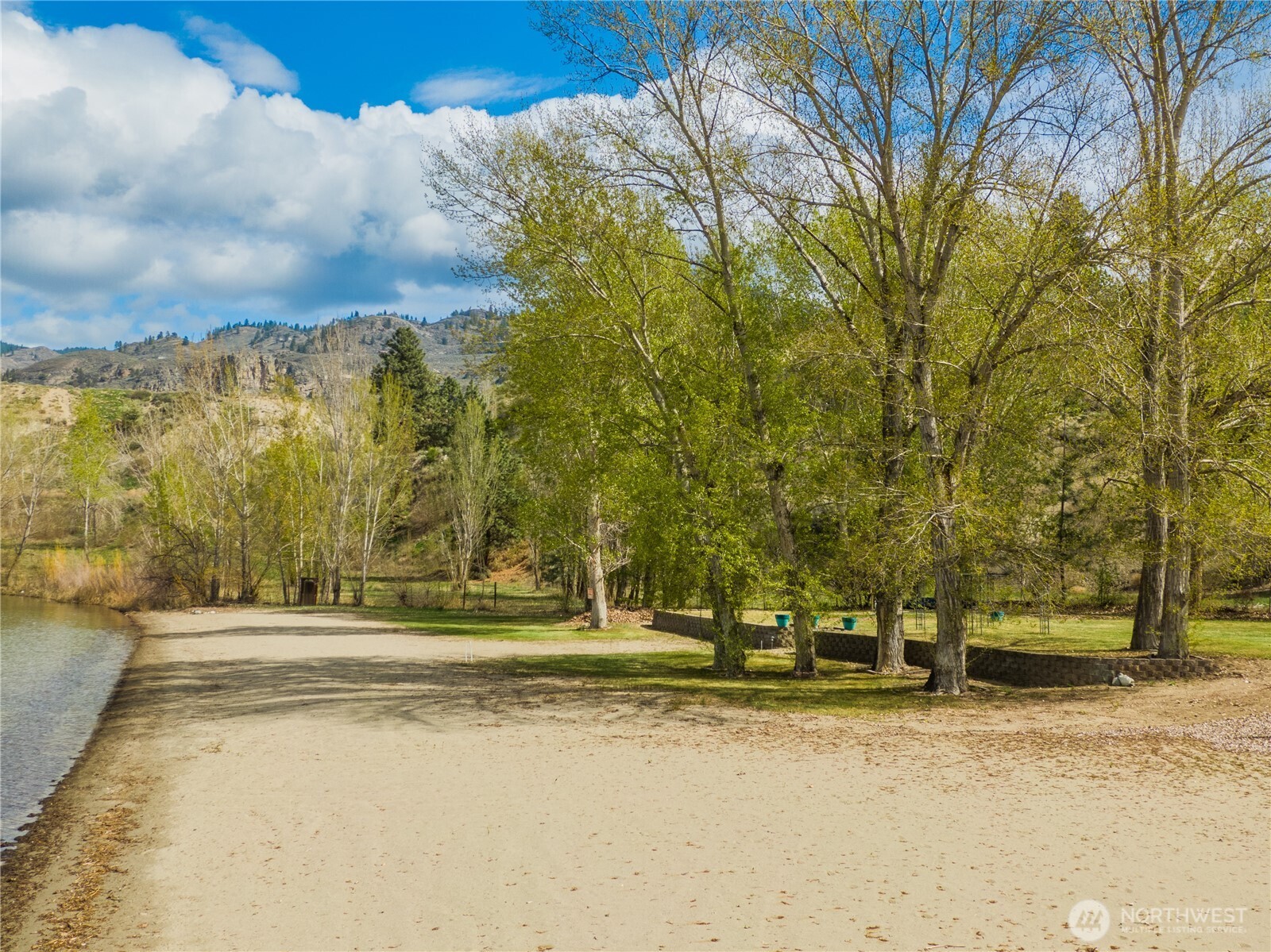 41 Champerty Road , Oroville, WA 98844