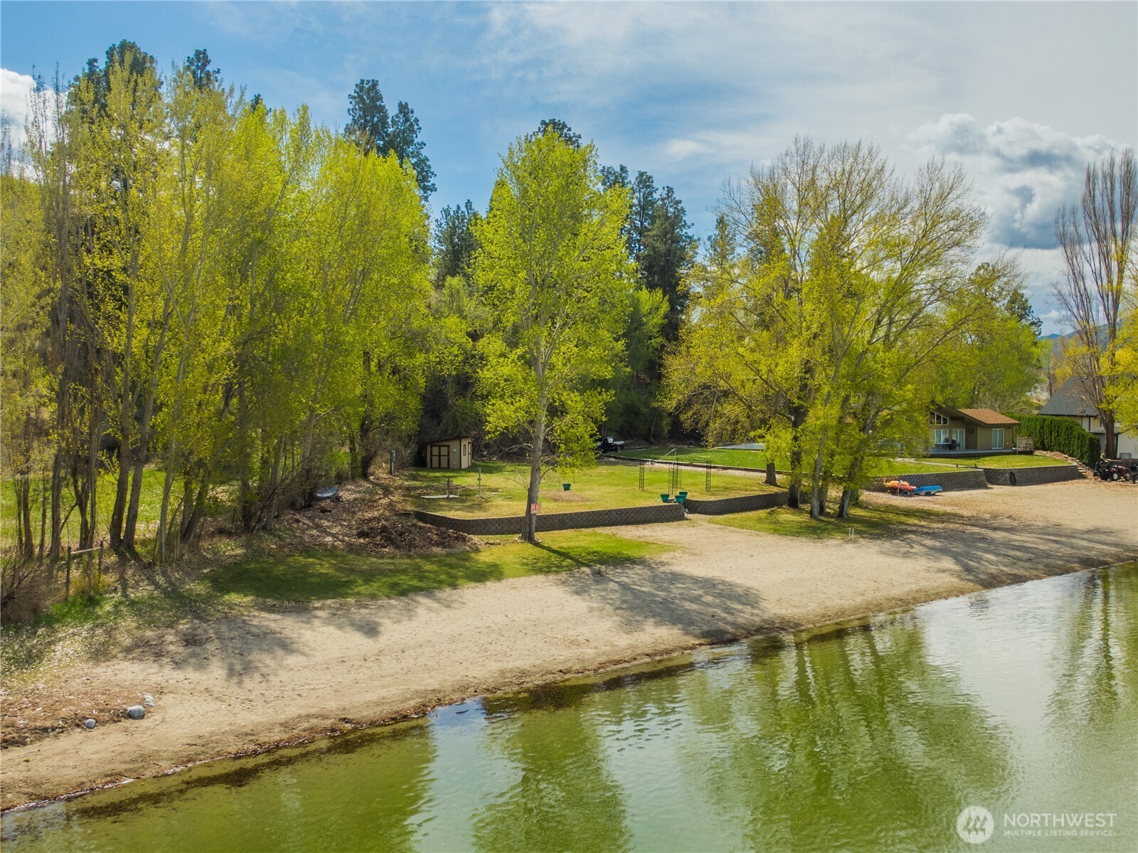41 Champerty Road , Oroville, WA 98844