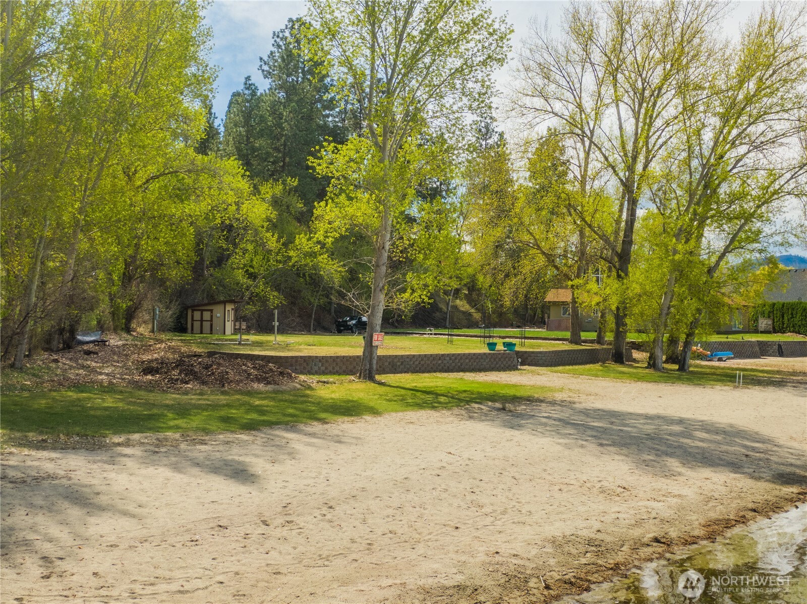 41 Champerty Road , Oroville, WA 98844