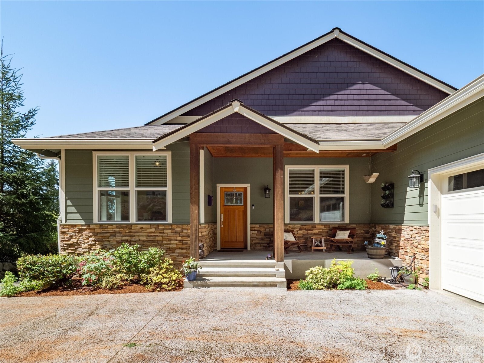 17722 E Lake Desire Drive SE, Renton, WA 98058