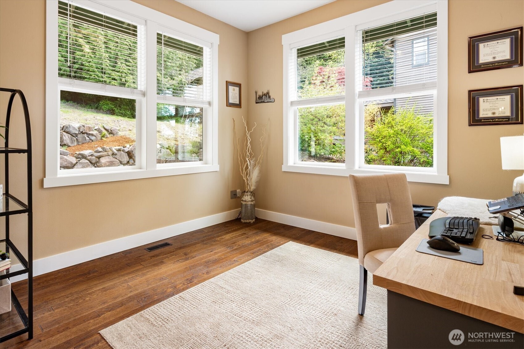 17722 E Lake Desire Drive SE, Renton, WA 98058