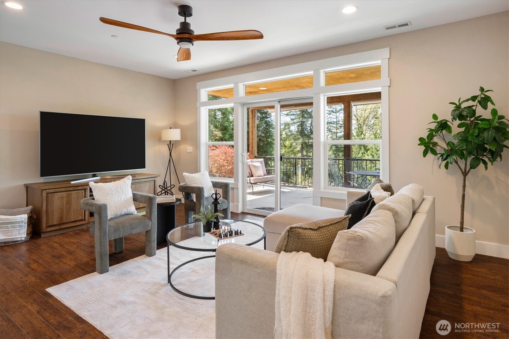 17722 E Lake Desire Drive SE, Renton, WA 98058