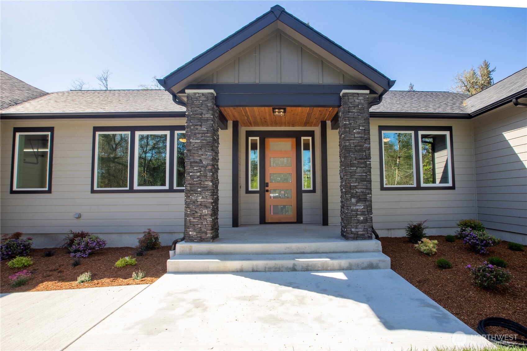 8805 Steamboat Island Road NW, Olympia, WA 98502