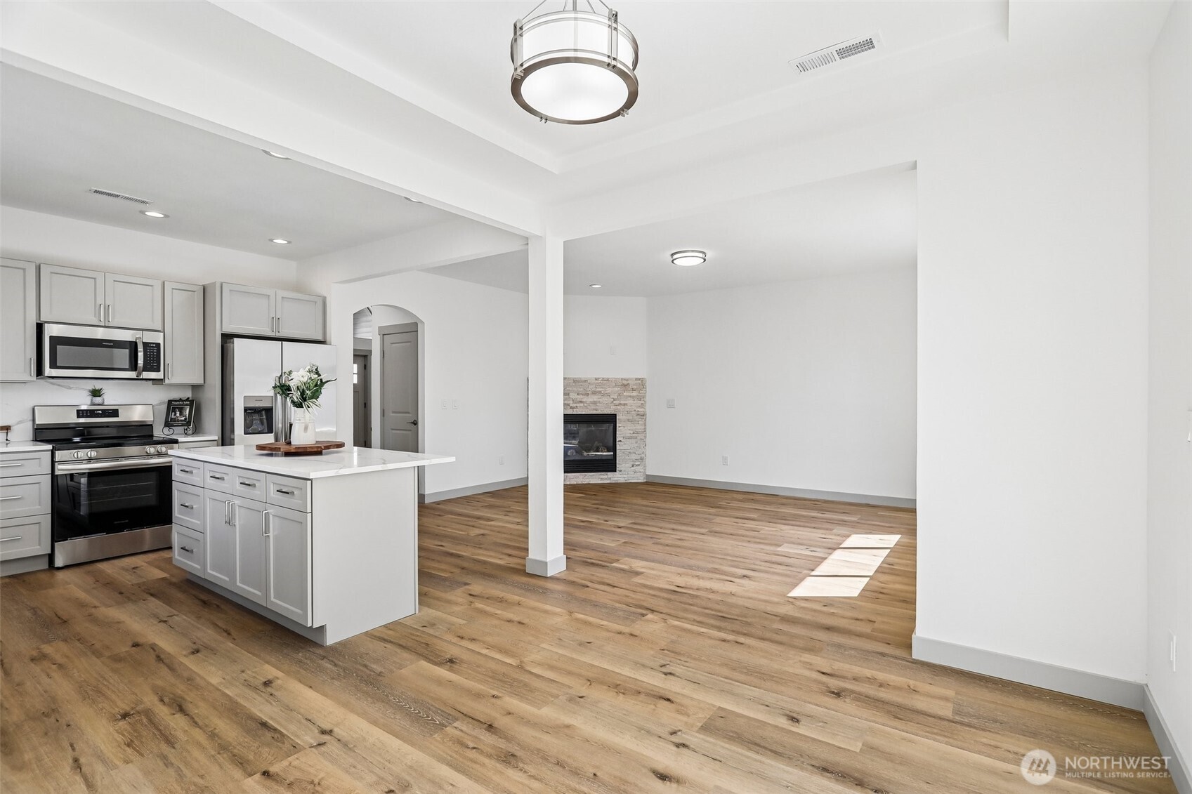4051 E J St , Tacoma, WA 98404