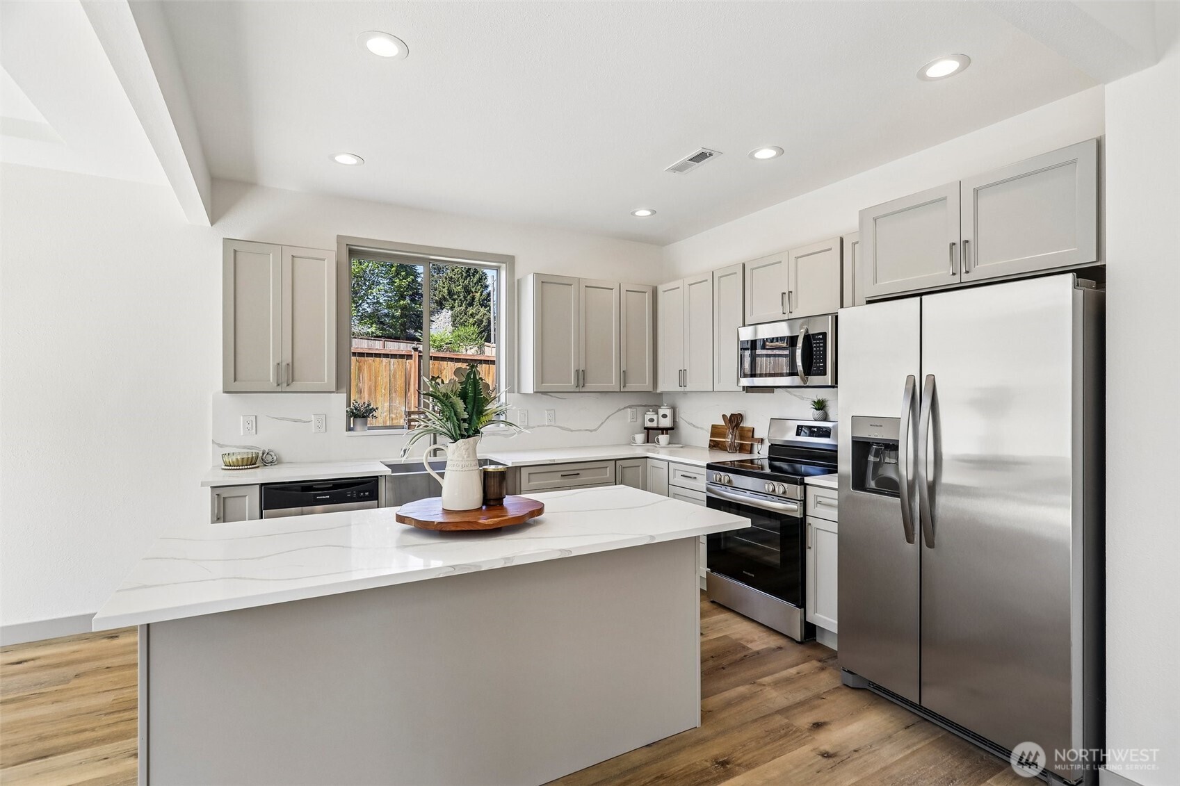 4051 E J St , Tacoma, WA 98404