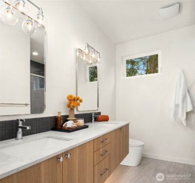 10835 11th Avenue NE, Seattle, WA 98125 - Photo 14