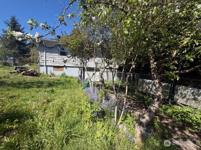 1110 N Rainier Avenue , Bremerton, WA 98312
