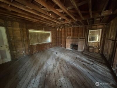 1110 N Rainier Avenue , Bremerton, WA 98312 - Photo 2