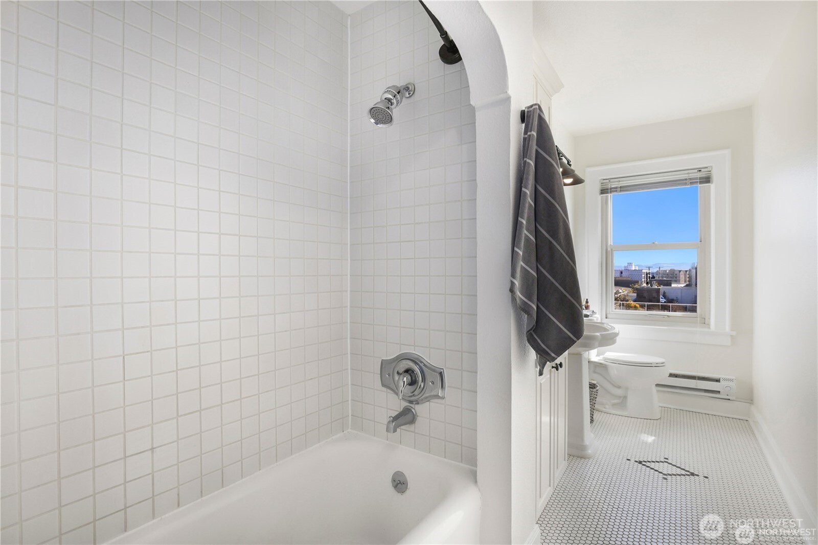 301 N Tacoma Avenue #403, Tacoma, WA 98403