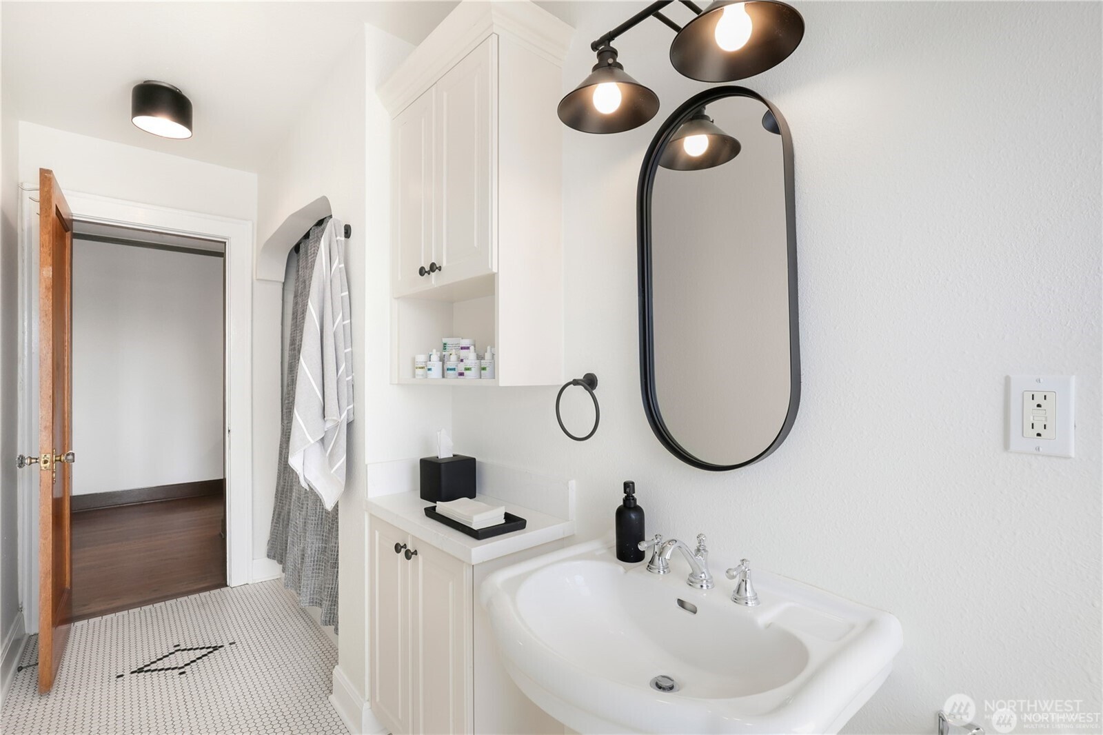 301 N Tacoma Avenue #403, Tacoma, WA 98403