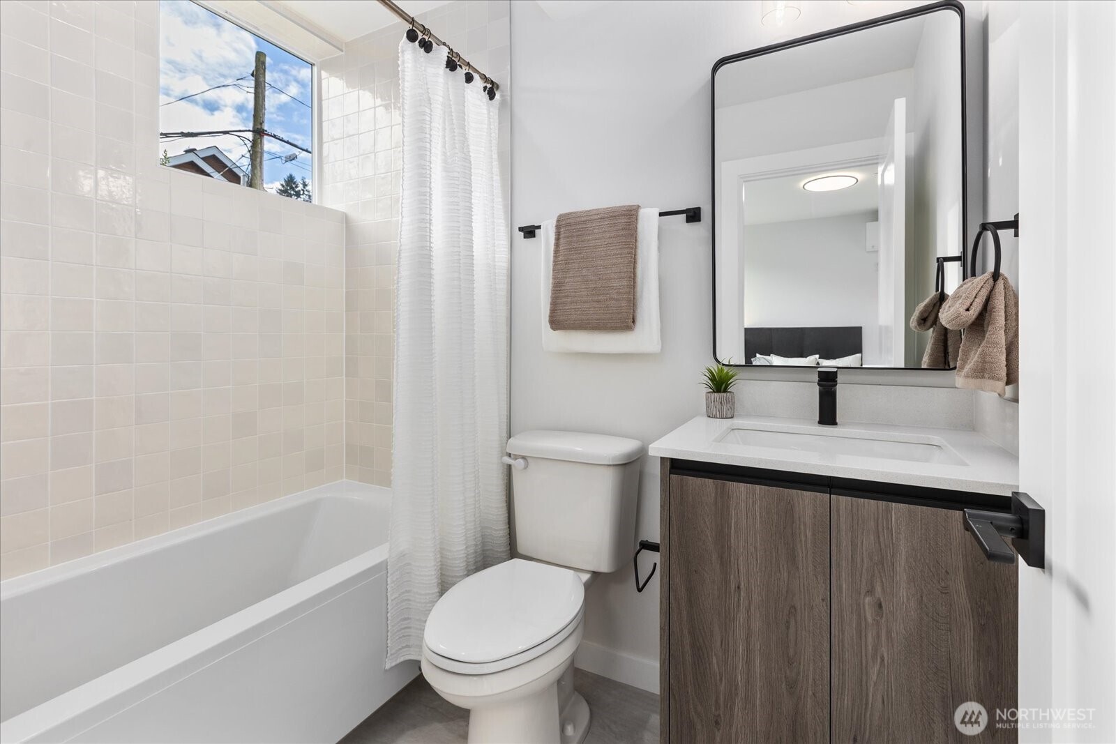 3110 Queen Anne Avenue N, Seattle, WA 98109