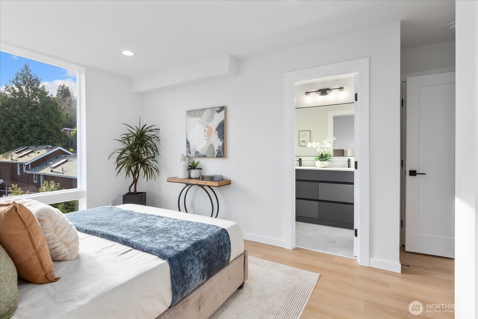 3110 Queen Anne Avenue N, Seattle, WA 98109