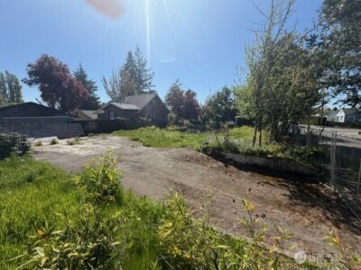 2416 11th Street , Bremerton, WA 98312