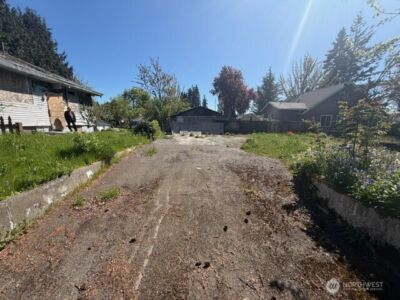 2416 11th Street , Bremerton, WA 98312 - Photo 2