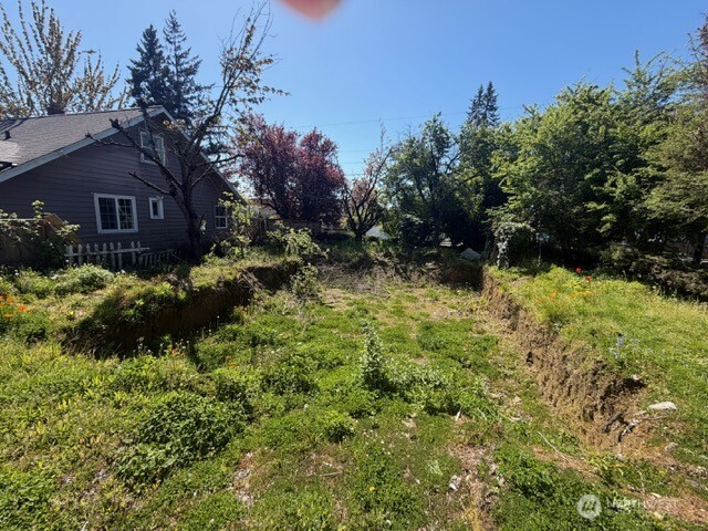 2416 11th Street , Bremerton, WA 98312