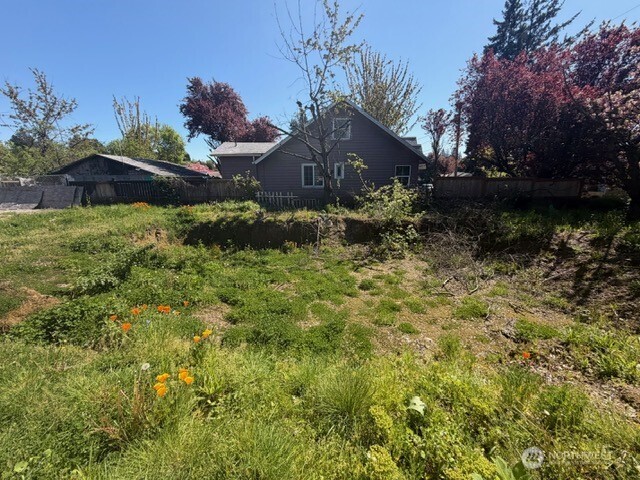 2416 11th Street , Bremerton, WA 98312