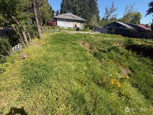 2416 11th Street , Bremerton, WA 98312
