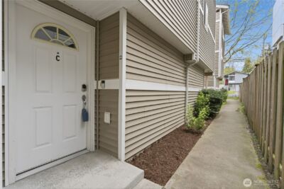 10520 Whitman Avenue N #C, Seattle, WA 98133 - Photo 2