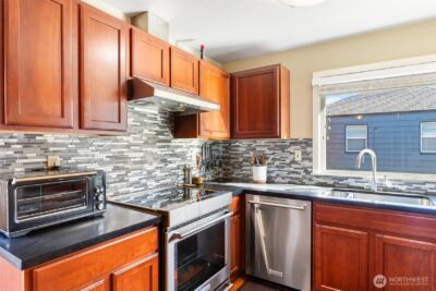 10010 13th Avenue NW, Seattle, WA 98177 - Photo 5