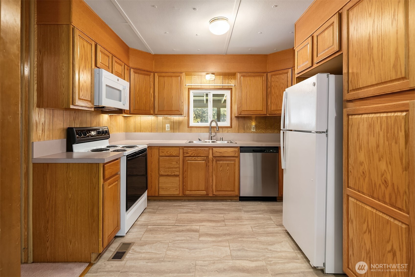 6037 NE BLAKELY Avenue , Bainbridge Island, WA 98110