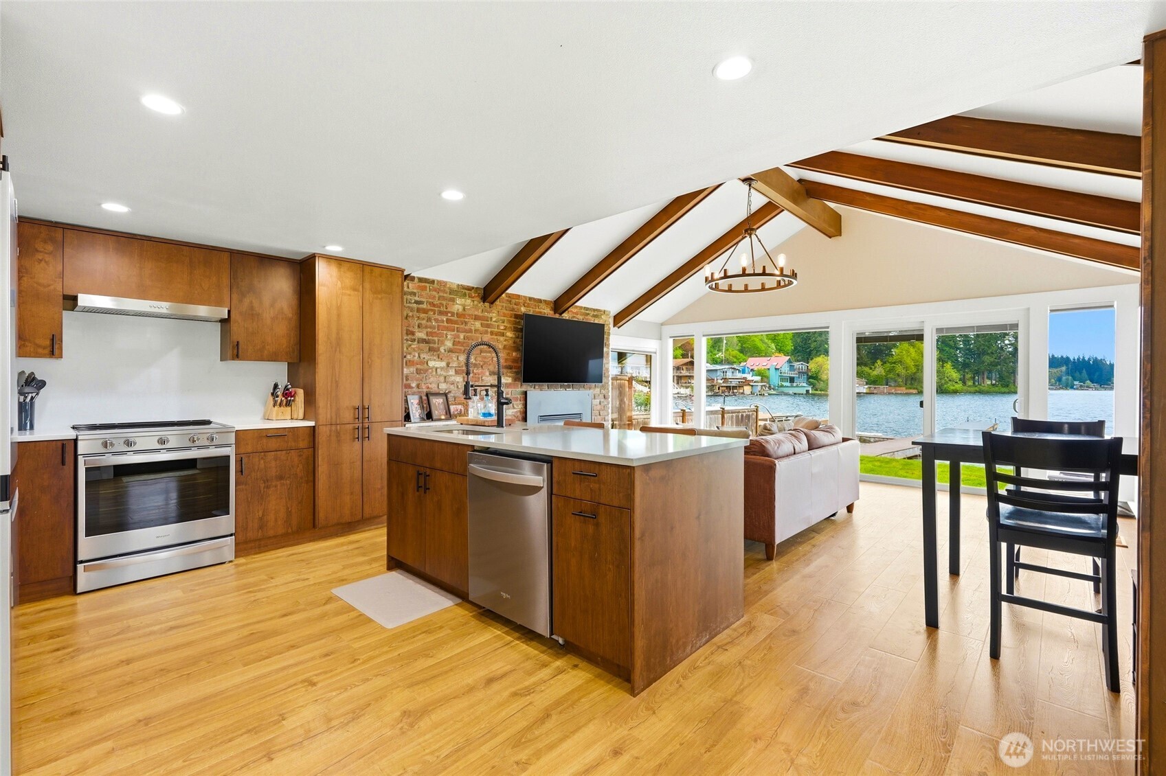 4302 Peninsula Road , Stanwood, WA 98292
