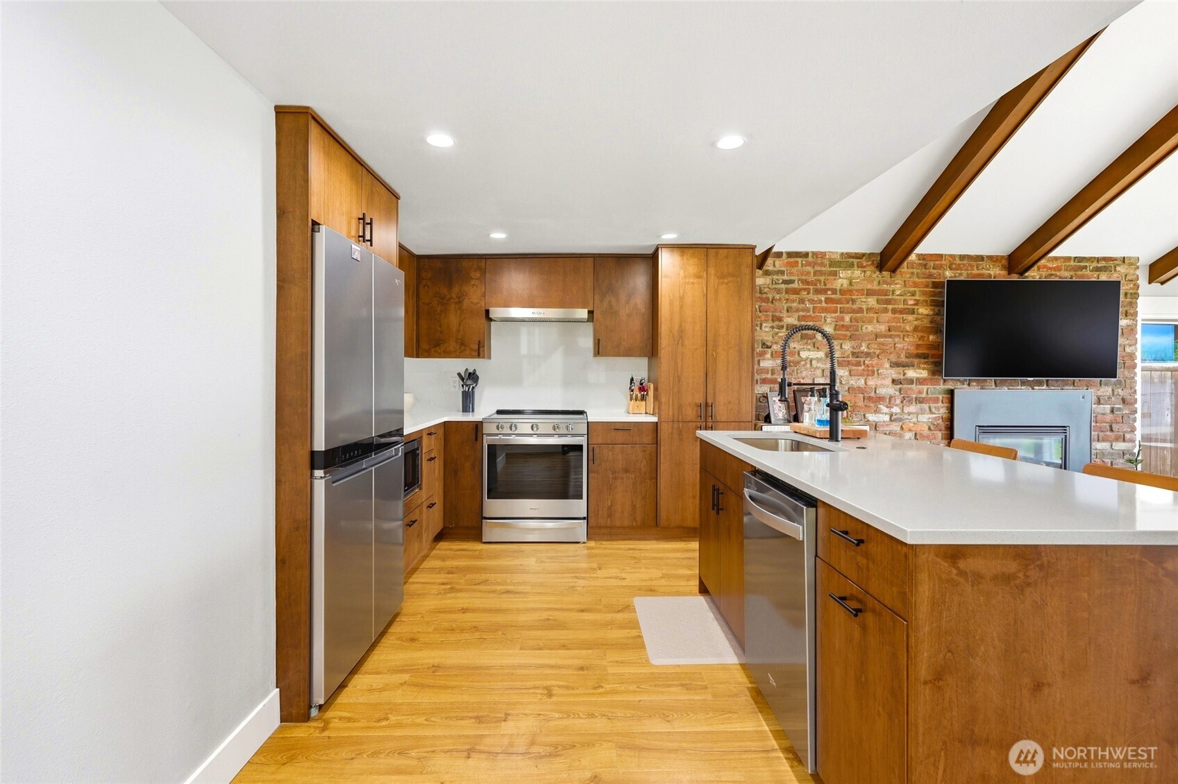 4302 Peninsula Road , Stanwood, WA 98292
