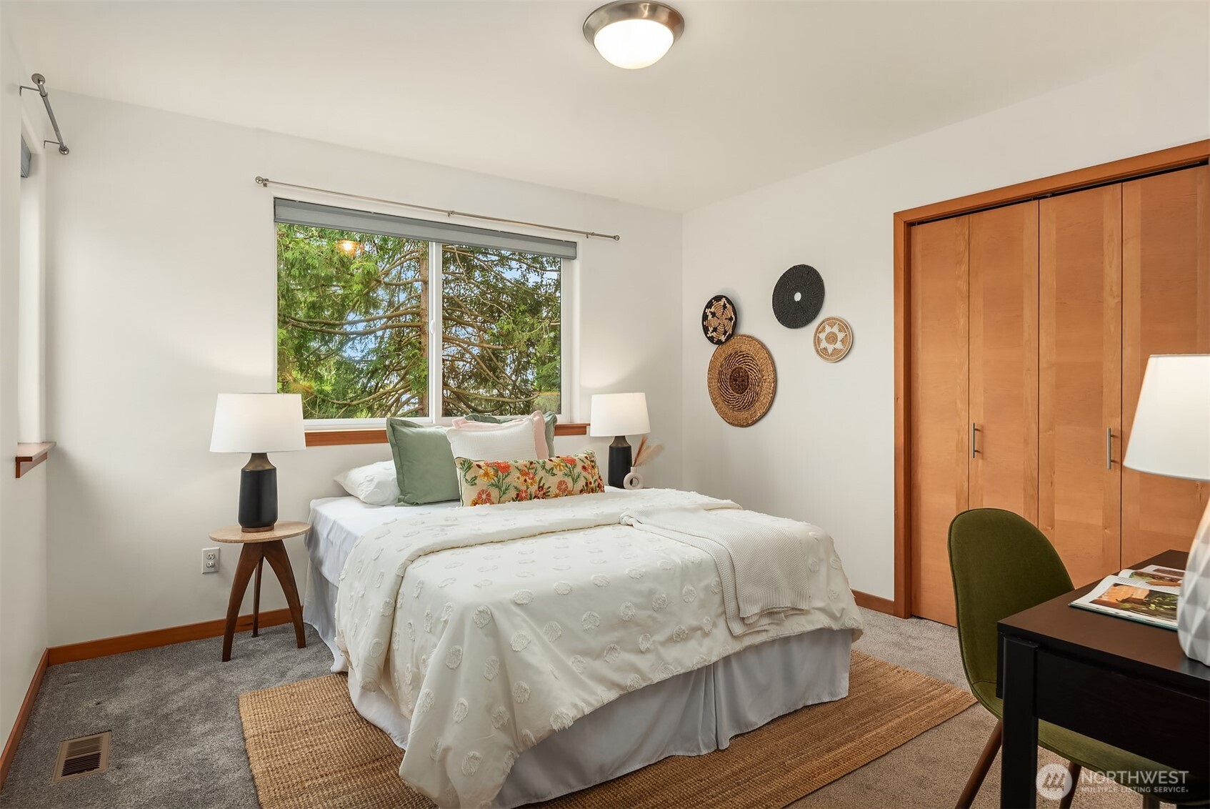 911 NW 59th Street , Seattle, WA 98107