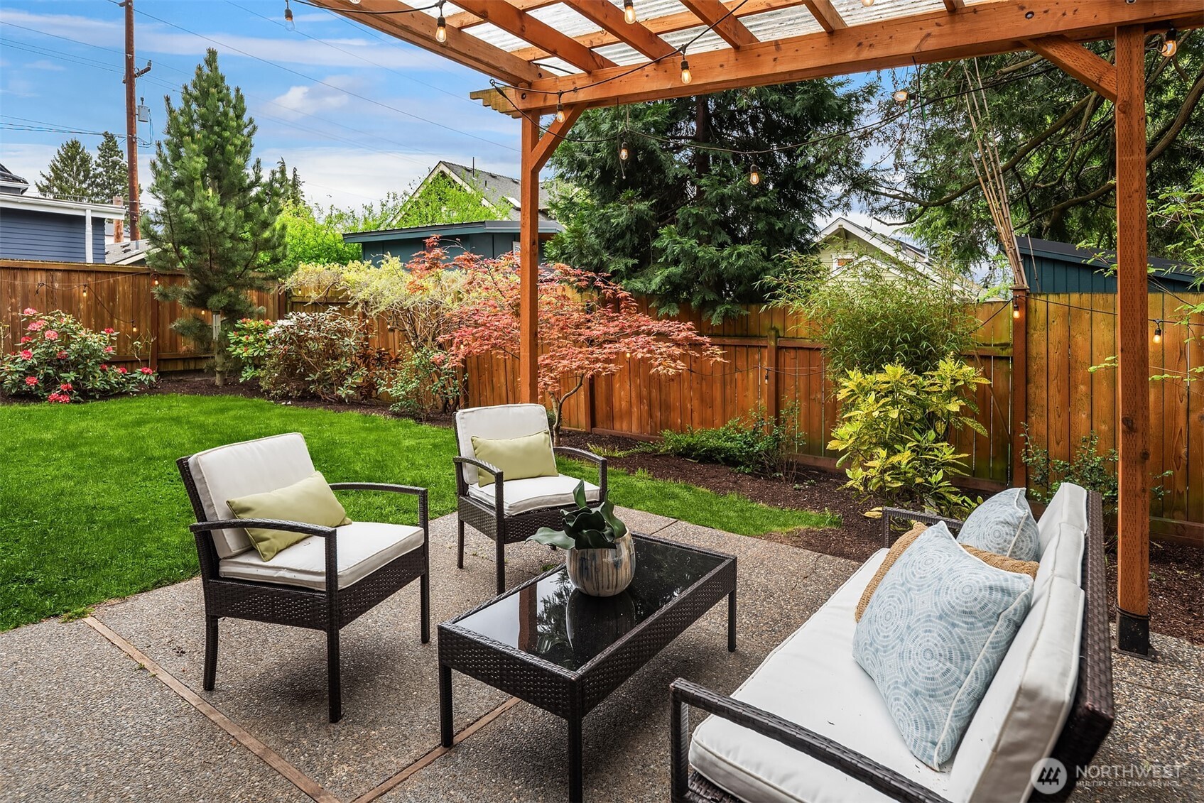 911 NW 59th Street , Seattle, WA 98107