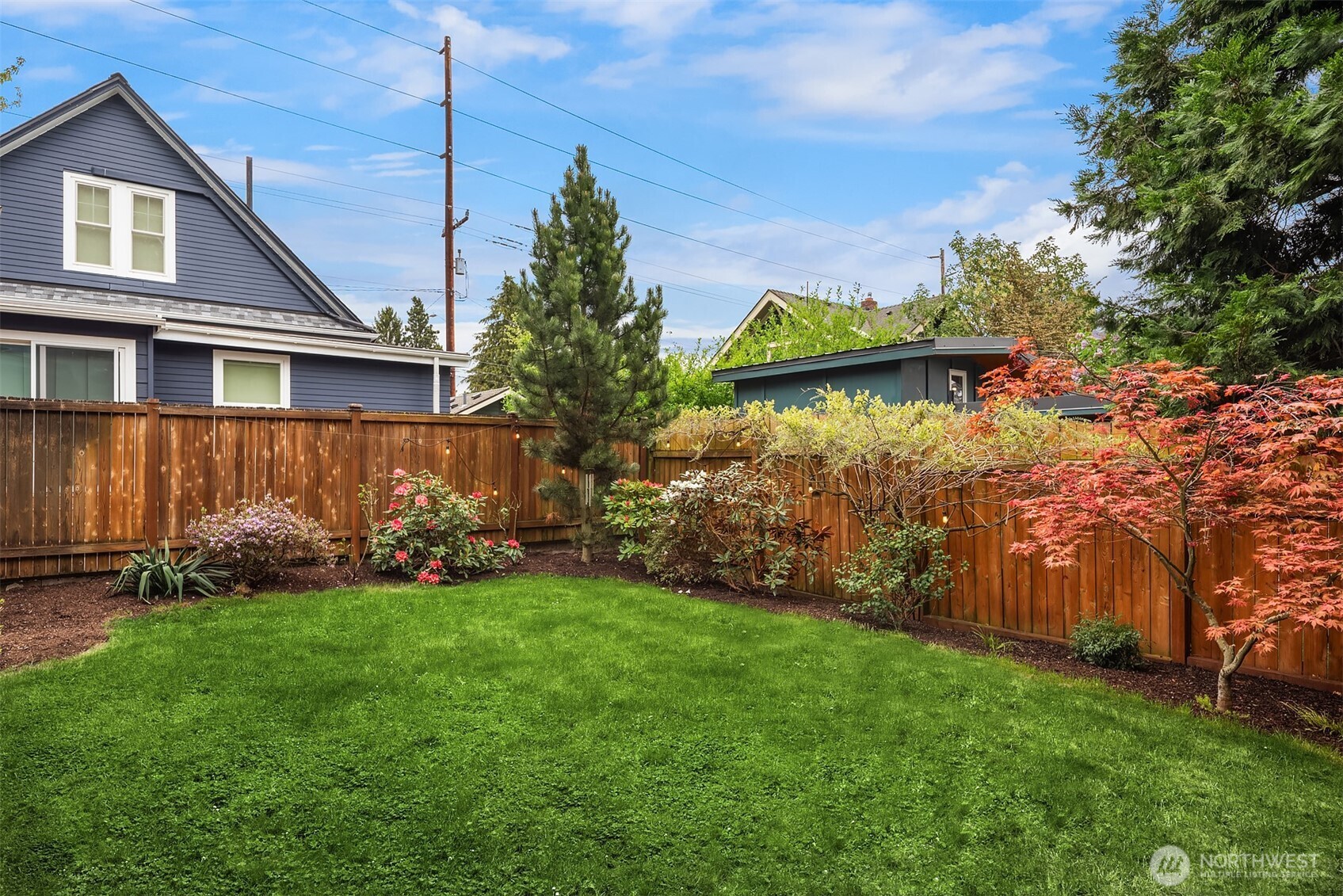 911 NW 59th Street , Seattle, WA 98107