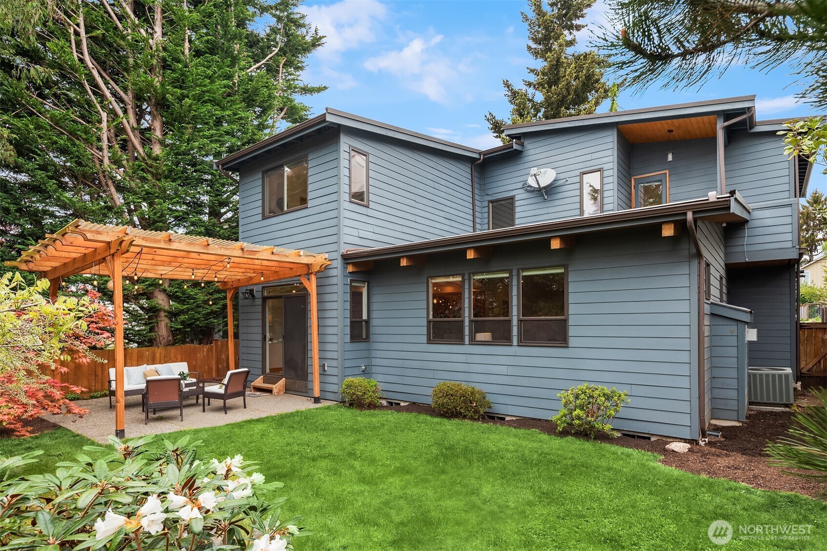 911 NW 59th Street , Seattle, WA 98107