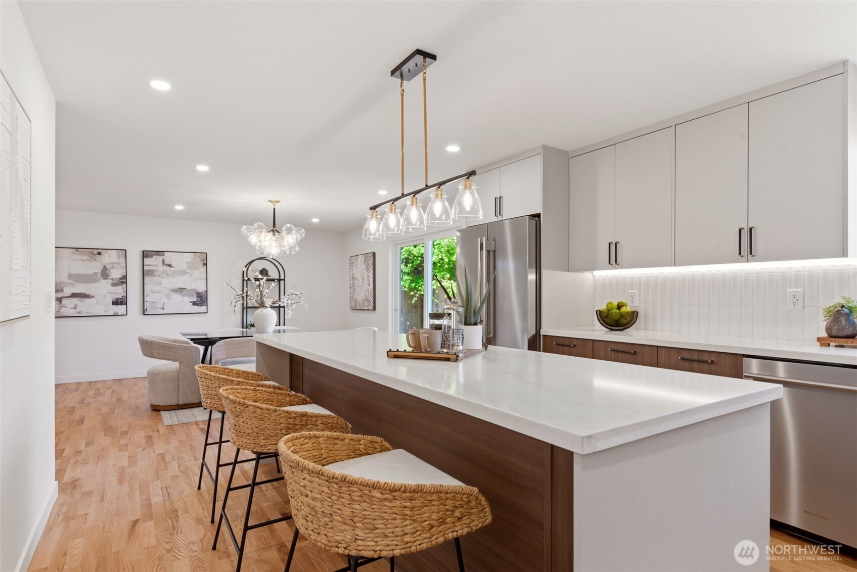 16432 NE 18th Street , Bellevue, WA 98008
