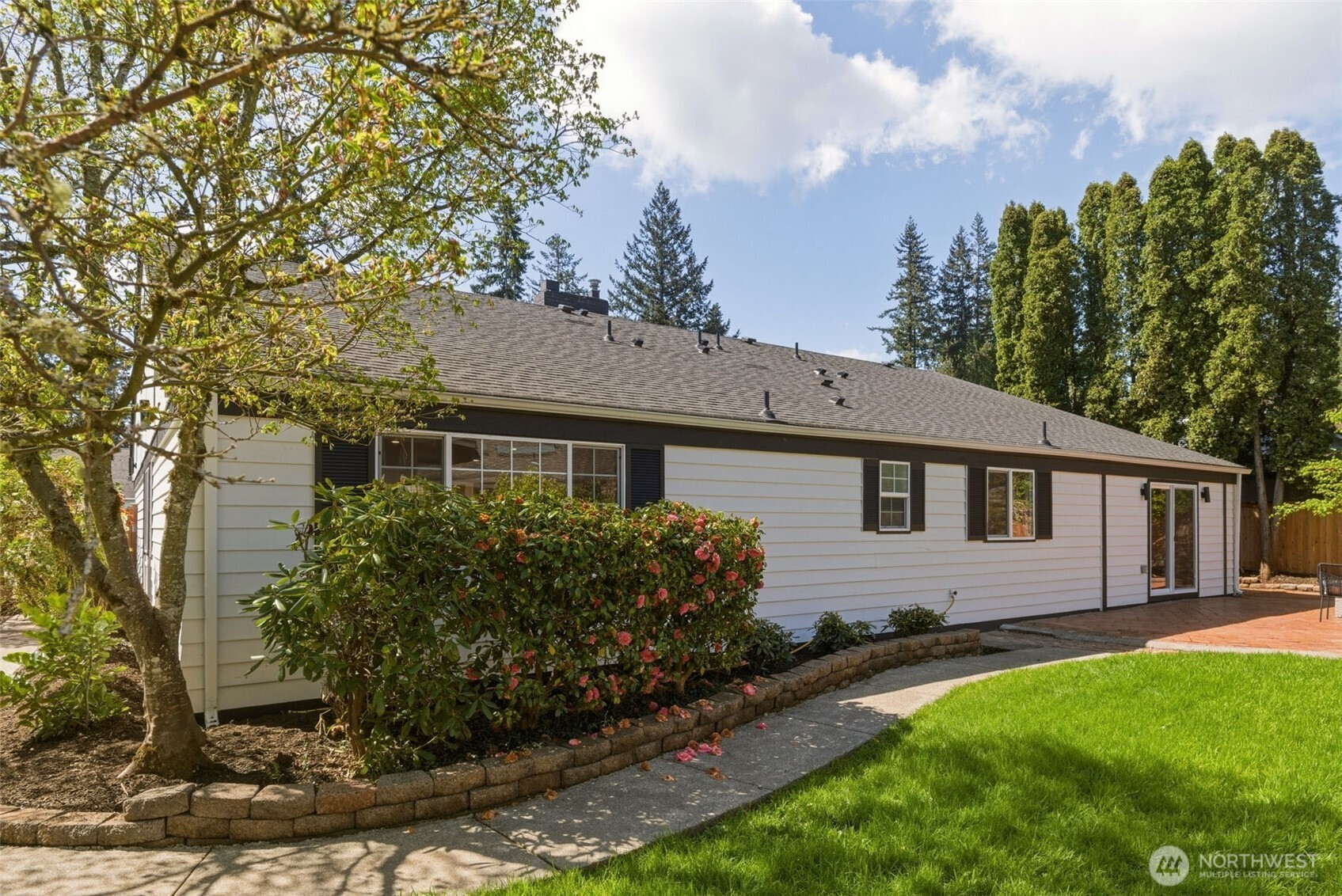 16432 NE 18th Street , Bellevue, WA 98008